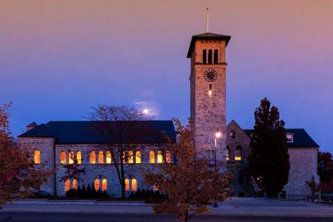 Queen's University Queen's University